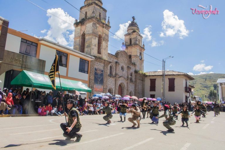 Desfile  sábado gloria 2